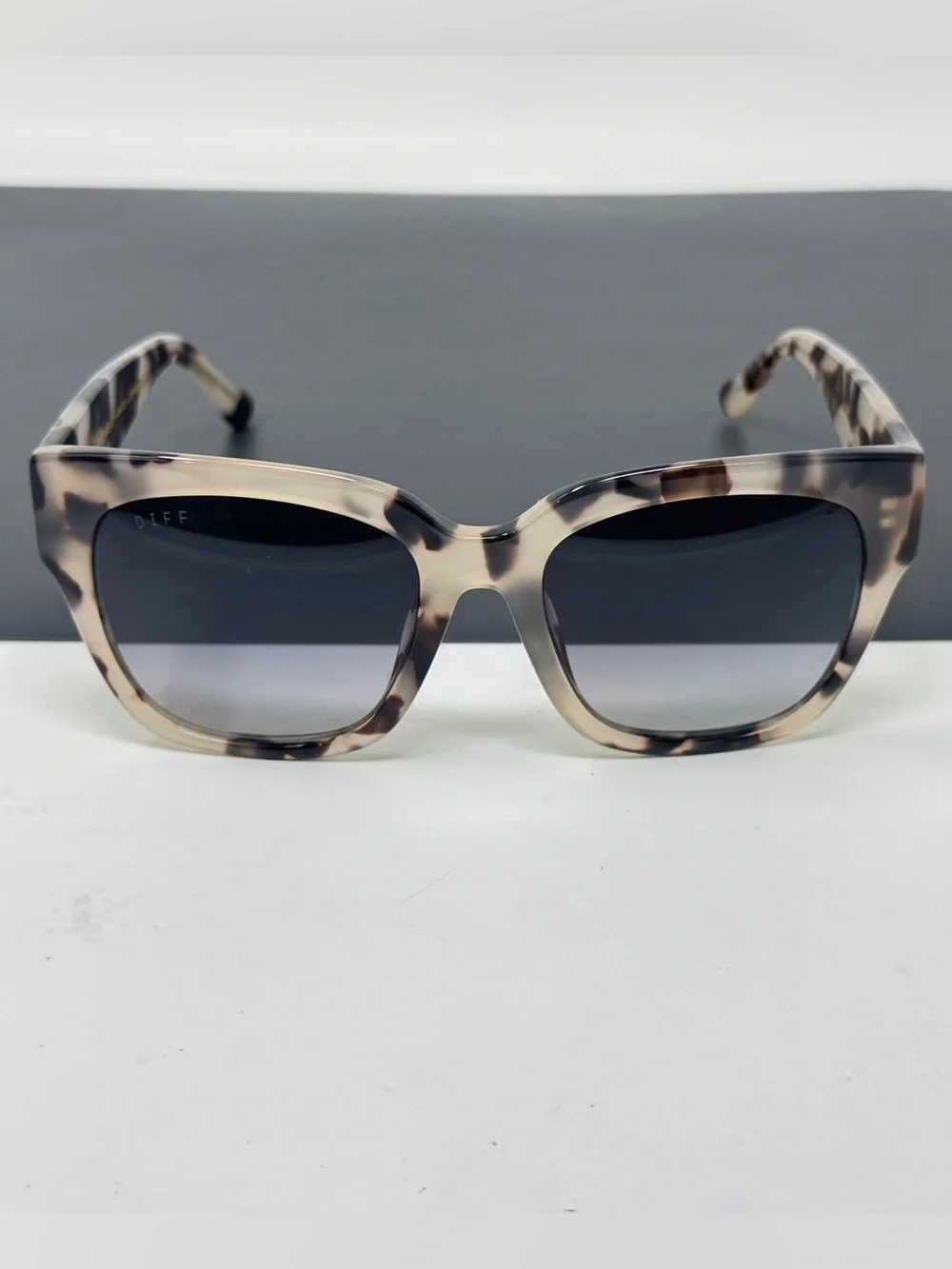 Diff Bella 2 Women's Sunglasses Turtle Tortoise